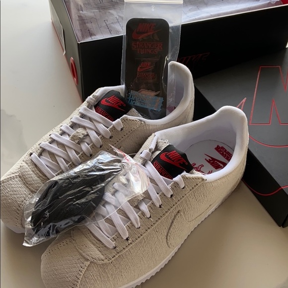 NWT Nike Classic Cortez Stranger Things - Picture 8 of 8